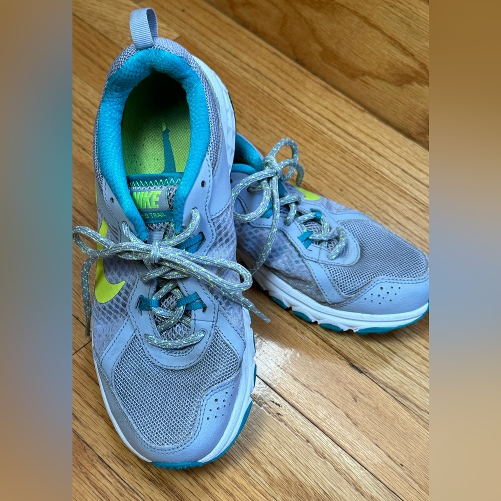 NIKE Wild Trail Running Shoes Size 7.5 Women’s Sneakers Gray Teal Neon Green